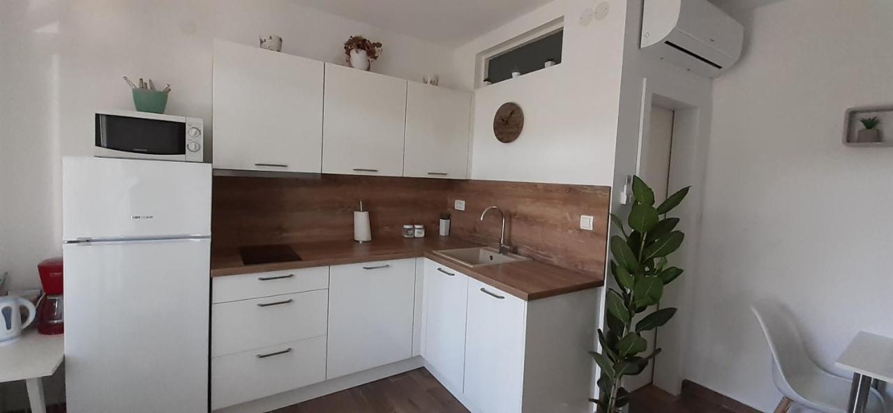 Studio Bianca - Studio With Terrace Near The Sea Sukošan 외부 사진