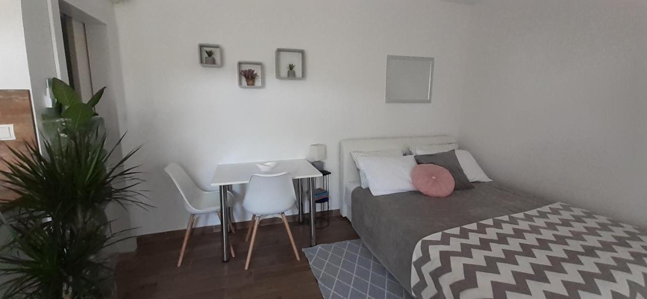 Studio Bianca - Studio With Terrace Near The Sea Sukošan 외부 사진