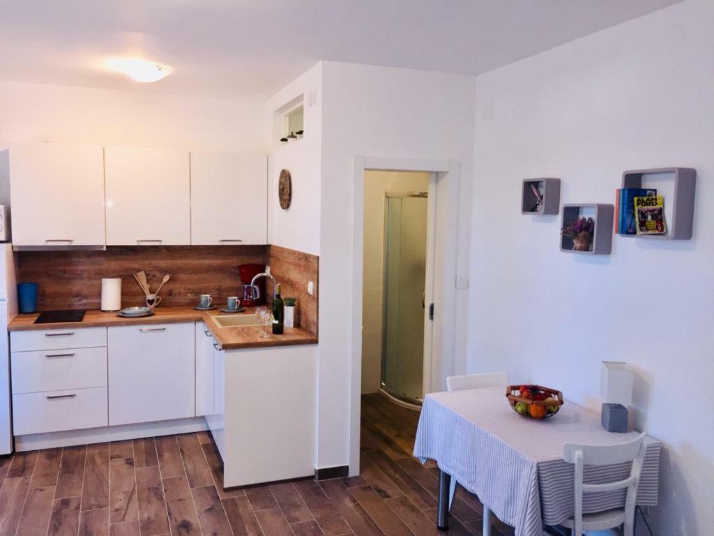Studio Bianca - Studio With Terrace Near The Sea Sukošan 외부 사진